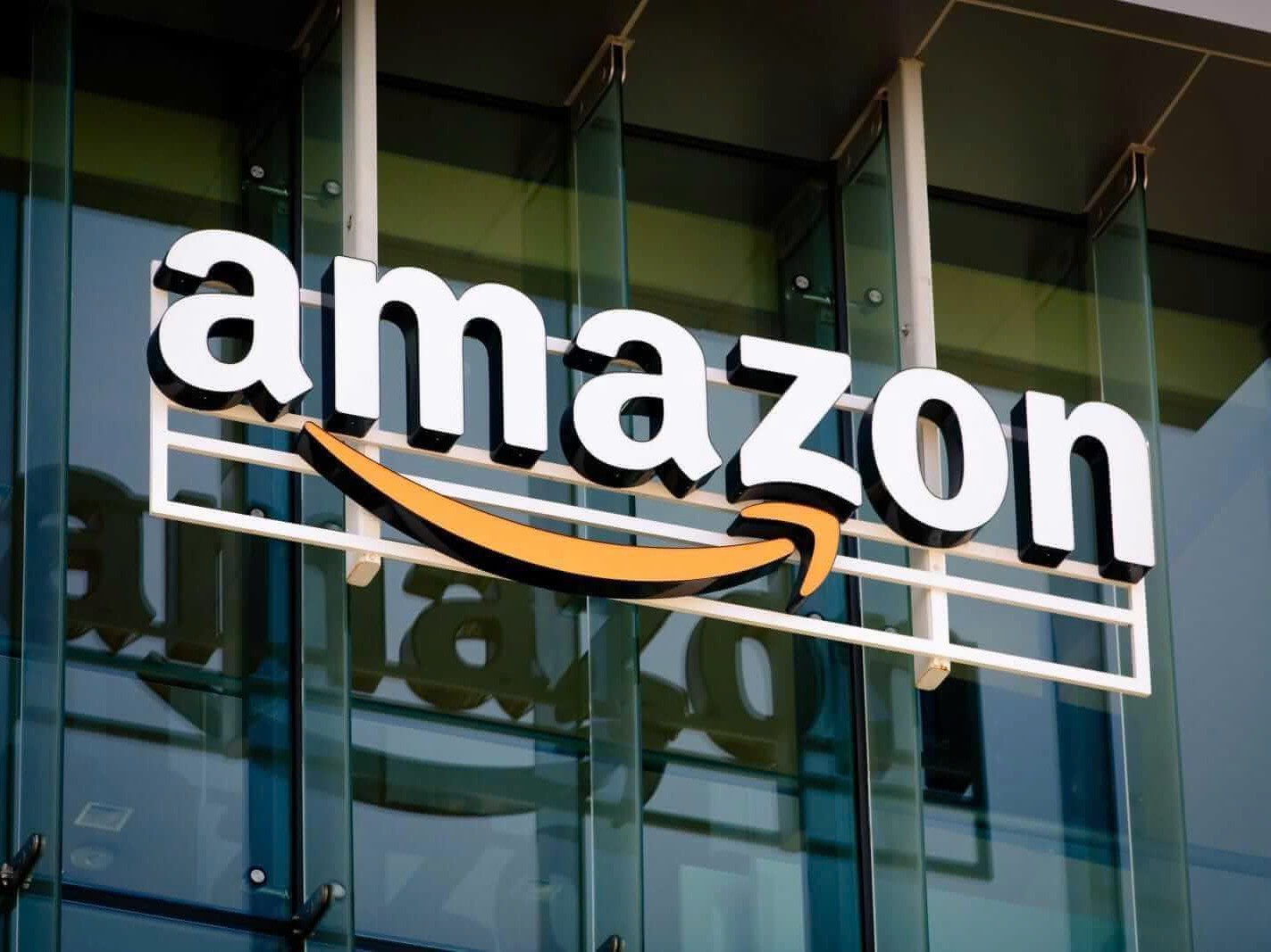 Amazon – The Global Operational System Behind Every Order